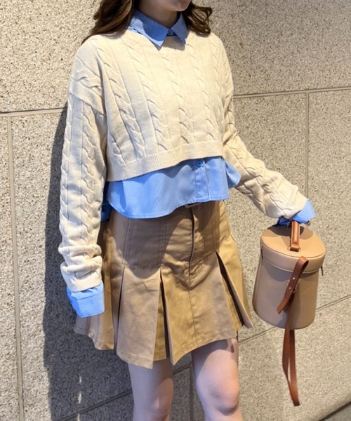 one after another NICE CLAUP（ワンアフターアナザーナイスクラップ）の「ショートケーブルニット×シャツセット（アンサンブル・レディース・アイボリー/グレー/ブラウン・FREE）」の9枚目の写真
