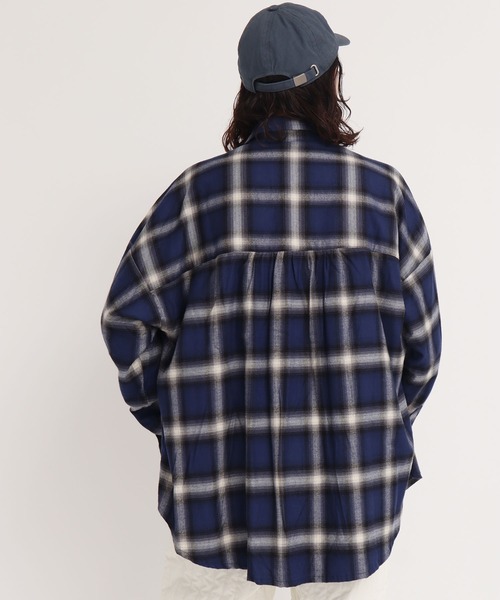 I am I in fact...(アイアムアイインファクト)の「OMBRE CHECK gather big shirt(シャツ/ブラウス・レディース・ブルー/グレー・FREE)」の13枚目の写真
