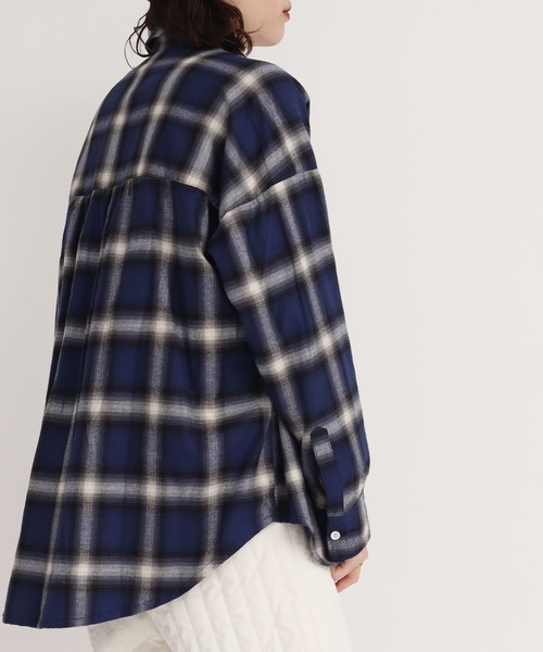 I am I in fact...(アイアムアイインファクト)の「OMBRE CHECK gather big shirt(シャツ/ブラウス・レディース・ブルー/グレー・FREE)」の14枚目の写真