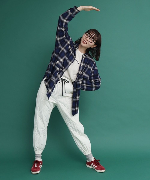 I am I in fact...(アイアムアイインファクト)の「OMBRE CHECK gather big shirt(シャツ/ブラウス・レディース・ブルー/グレー・FREE)」の19枚目の写真