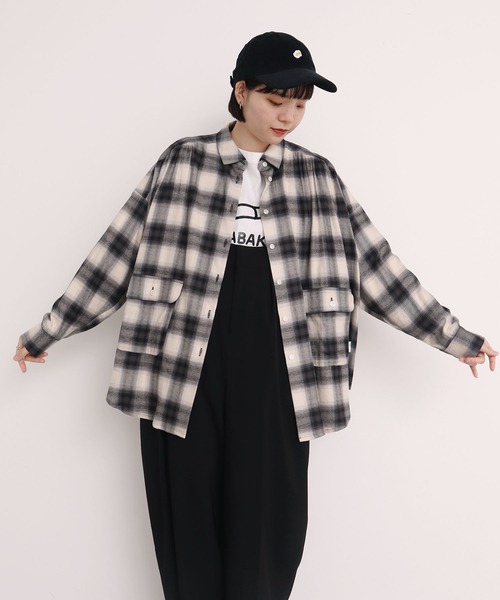 I am I in fact...(アイアムアイインファクト)の「OMBRE CHECK gather big shirt(シャツ/ブラウス・レディース・ブルー/グレー・FREE)」の4枚目の写真