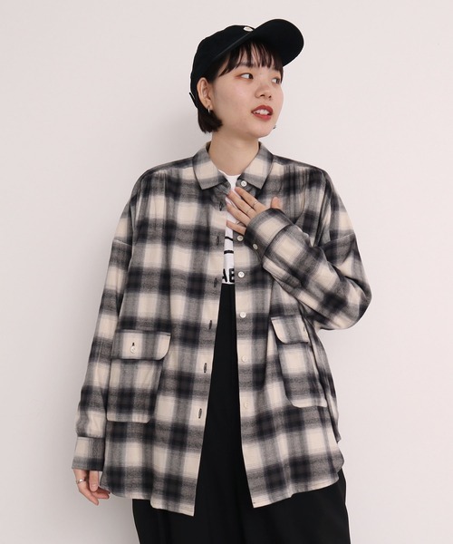 I am I in fact...(アイアムアイインファクト)の「OMBRE CHECK gather big shirt(シャツ/ブラウス・レディース・ブルー/グレー・FREE)」の21枚目の写真