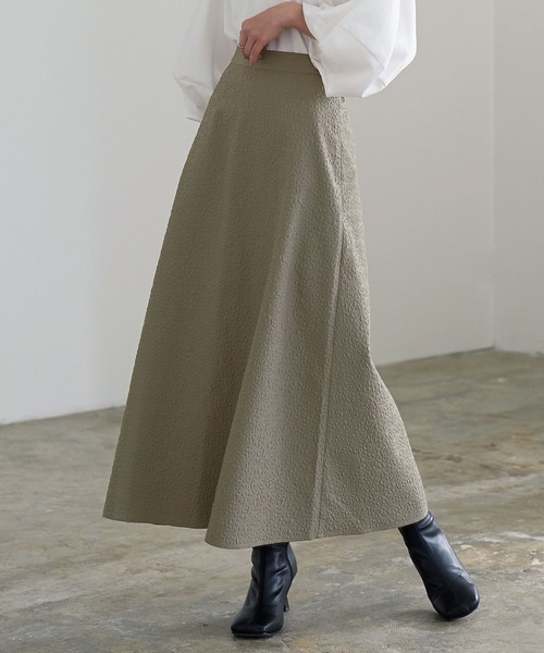 KOBE LETTUCE（コウベレタス）の「ぽこぽこフラワーエンボスフレアスカート（スカート・レディース・ブラック/グレイッシュベージュ/グリーン系・FREE）」の3枚目の写真