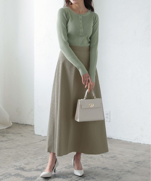 KOBE LETTUCE（コウベレタス）の「ぽこぽこフラワーエンボスフレアスカート（スカート・レディース・ブラック/グレイッシュベージュ/グリーン系・FREE）」の7枚目の写真