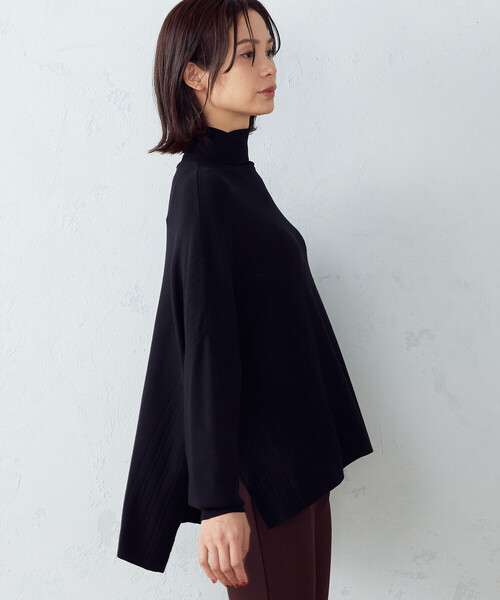 COMME CA ISM（コムサイズム）の「ニットポンチョ（ニット/セーター・レディース・ブラック/アイボリー/ネイビー・FREE）」の10枚目の写真