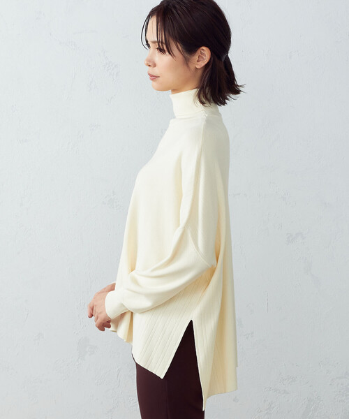 COMME CA ISM（コムサイズム）の「ニットポンチョ（ニット/セーター・レディース・ブラック/アイボリー/ネイビー・FREE）」の13枚目の写真