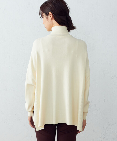 COMME CA ISM（コムサイズム）の「ニットポンチョ（ニット/セーター・レディース・ブラック/アイボリー/ネイビー・FREE）」の14枚目の写真