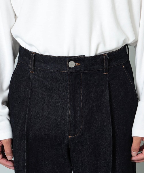 BeAMS DOT(ビームスドット)の「【WEB限定/UNISEX】BeAMS DOT / タックフレアデニム(デニムパンツ・メンズ・インディゴブルー・M-Short/S-Regular/XL-Regular/M-Regular/XL-Long/XL-Short/S-Long/S-Short/XS-Regular/L-Long/L-Short/M-Long/L-Regular/XS-Short/XS-Long)」の2枚目の写真