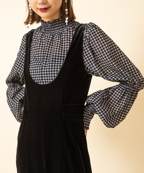 U by SPICK&SPAN（ユーバイスピックアンドスパン）の「ベロアジャンプスーツ（サロペット/オーバーオール・レディース・ブラック/ベージュ・38/36）」の12枚目の写真