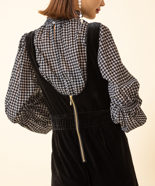 U by SPICK&SPAN（ユーバイスピックアンドスパン）の「ベロアジャンプスーツ（サロペット/オーバーオール・レディース・ブラック/ベージュ・38/36）」の13枚目の写真