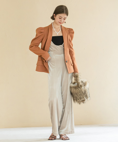 U by SPICK&SPAN（ユーバイスピックアンドスパン）の「ベロアジャンプスーツ（サロペット/オーバーオール・レディース・ブラック/ベージュ・38/36）」の16枚目の写真
