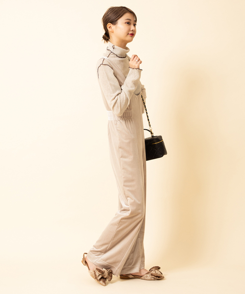 U by SPICK&SPAN（ユーバイスピックアンドスパン）の「ベロアジャンプスーツ（サロペット/オーバーオール・レディース・ブラック/ベージュ・38/36）」の21枚目の写真