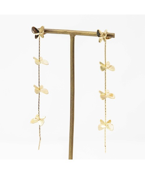 flower（フラワー）の「フローイングパピヨンイヤリング（イヤリング・レディース・ゴールド・FREE）」の6枚目の写真