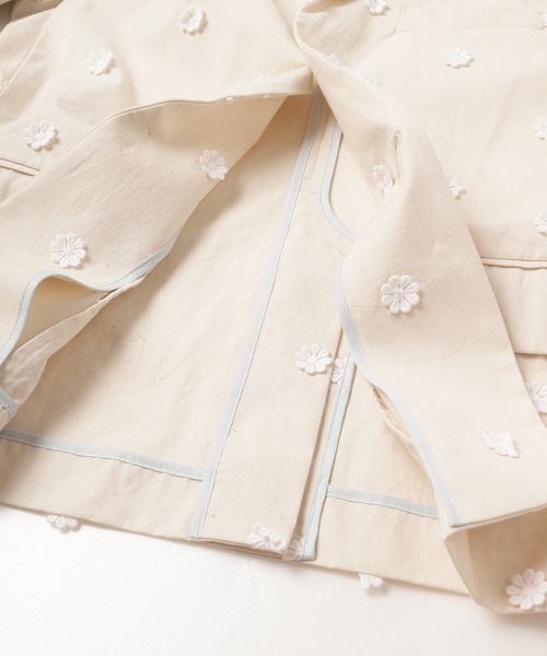 mintdesigns(ミントデザインズ)の「【2023春夏】DOT FLOWER JK/ ドットフラワージャケット(テーラードジャケット・レディース・ホワイト/レッド・2)」の12枚目の写真