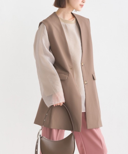 OMNES(オムネス)の「TRストレッチノーカラーベスト(ベスト・レディース・モカ/ブラック/グレー・SMALL/MEDIUM)」の1枚目の写真