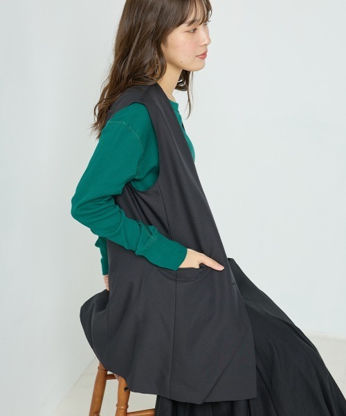 OMNES(オムネス)の「TRストレッチノーカラーベスト(ベスト・レディース・モカ/ブラック/グレー・SMALL/MEDIUM)」の5枚目の写真
