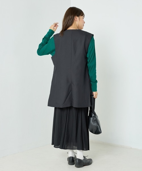 OMNES(オムネス)の「TRストレッチノーカラーベスト(ベスト・レディース・モカ/ブラック/グレー・SMALL/MEDIUM)」の6枚目の写真