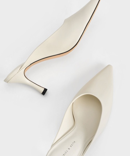CHARLES & KEITH(チャールズ & キース)の「スプールヒール ミュール(サンダル・レディース・オフホワイト/ブラック/ダークグレー・22cm/22.5cm/23cm/23.5cm/24.5cm/25cm/25.5cm)」の6枚目の写真