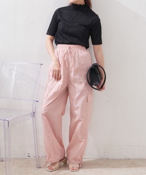 VANNIE U（ヴァニーユー）の「シアーミリタリーカーゴパンツ（カーゴパンツ・レディース・アイボリー/ピンク・FREE）」の2枚目の写真