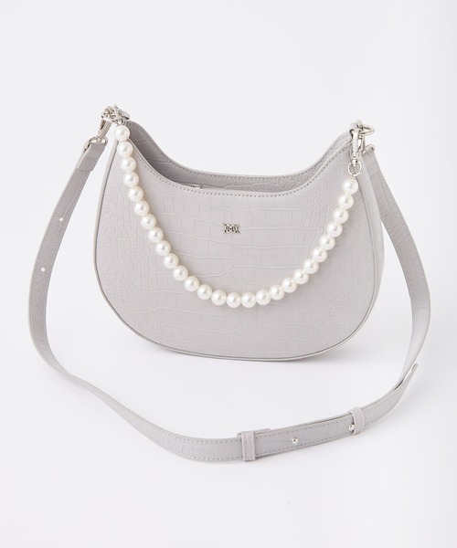 one after another NICE CLAUP（ワンアフターアナザーナイスクラップ）の「【新色追加】パールチェーン付きショルダーバッグ（ショルダーバッグ・レディース・ブラック/グレー/アイボリー/ホワイト系その他/ピンク/ブラック系その他・FREE）」の6枚目の写真