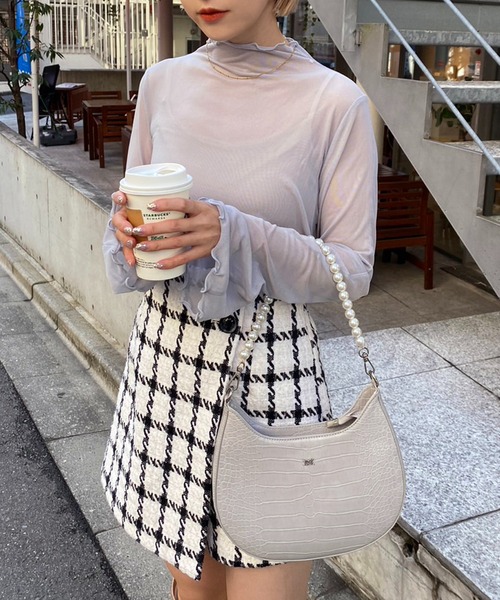 one after another NICE CLAUP（ワンアフターアナザーナイスクラップ）の「【新色追加】パールチェーン付きショルダーバッグ（ショルダーバッグ・レディース・ブラック/グレー/アイボリー/ホワイト系その他/ピンク/ブラック系その他・FREE）」の21枚目の写真