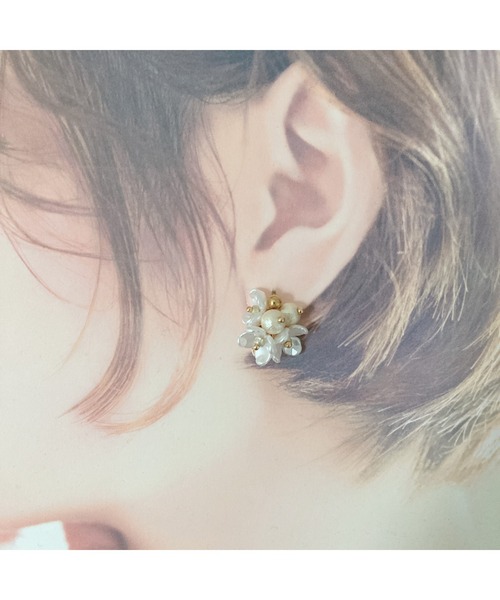 tone(トーン)の「【amechan】フラワーブーケ(ピアス)(MA)(ピアス(両耳用)・レディース・ホワイト/ブラウン・FREE)」の9枚目の写真