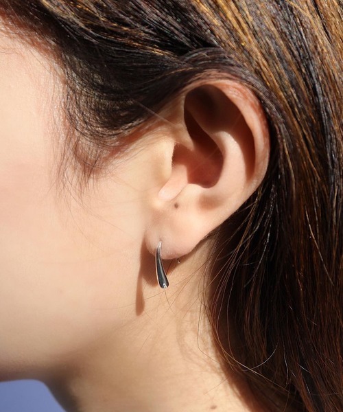 blackdia ocean（ブラックダイヤオーシャン）の「blackdia ocean カーブパールピアス（ピアス（両耳用）・レディース・シルバー/ゴールド・FREE）」の9枚目の写真