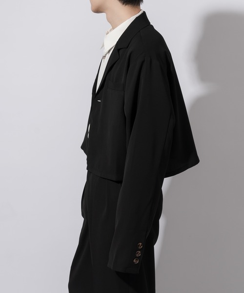 Adoon plain（アドーンプレーン）の「【Adoon plain】ショートテーラードジャケット(セットアップ対応)（テーラードジャケット・メンズ・ブラック/ブルーグレー・MEDIUM/LARGE）」の4枚目の写真