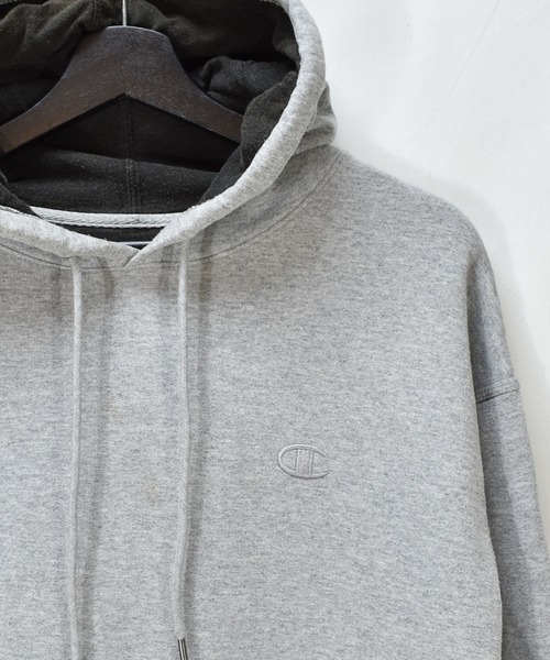 Champion（チャンピオン）の「【ヴィンテージ古着】Champion / チャンピオン ロゴ刺繍 スウェットパーカー（パーカー・メンズ・グレー・LARGE）」の2枚目の写真