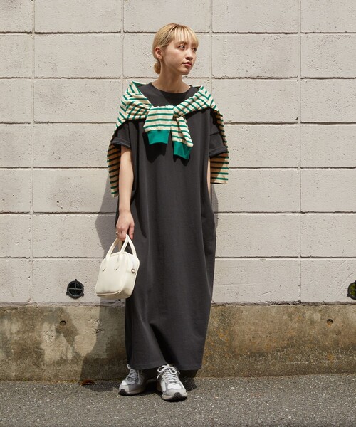 FREAK'S STORE（フリークスストア）の「【限定展開】 USA コットン ビッグシルエット Tシャツ ワンピース（ワンピース・レディース・ブラック/ブラウン/オフホワイト/オレンジ/ブルー/グリーン・ﾌﾘ-）」の2枚目の写真