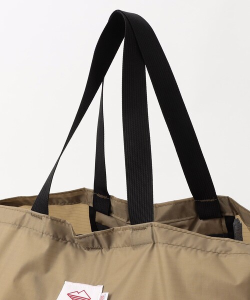 Battenwear(バテンウエア)の「Battenwear/バテンウエア PACKABLE TOTE/パッカブルトートバック/ショルダーバック/ハンドバック(トートバッグ・メンズ・ベージュ/ブラック・フリ-)」の6枚目の写真