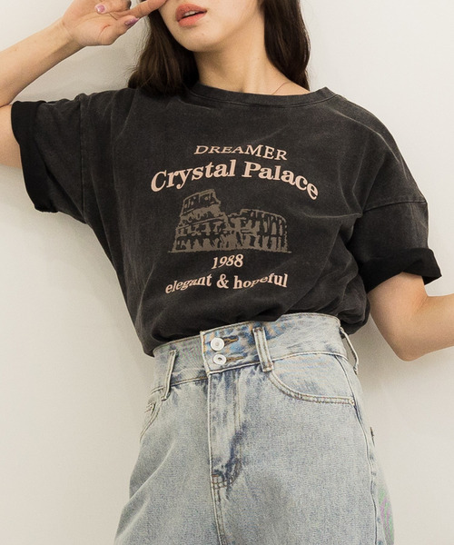 DAY CLOSET（デイ クローゼット）の「レディース 半袖ドロップショルダーヴィンテージ風ロゴTシャツ（Tシャツ/カットソー・レディース・ピンク/ブラック・ONE SIZE）」の2枚目の写真