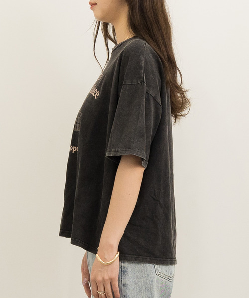 DAY CLOSET（デイ クローゼット）の「レディース 半袖ドロップショルダーヴィンテージ風ロゴTシャツ（Tシャツ/カットソー・レディース・ピンク/ブラック・ONE SIZE）」の20枚目の写真