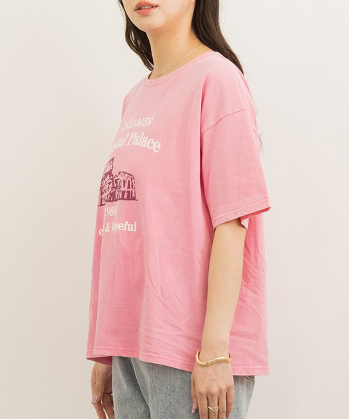 DAY CLOSET（デイ クローゼット）の「レディース 半袖ドロップショルダーヴィンテージ風ロゴTシャツ（Tシャツ/カットソー・レディース・ピンク/ブラック・ONE SIZE）」の5枚目の写真