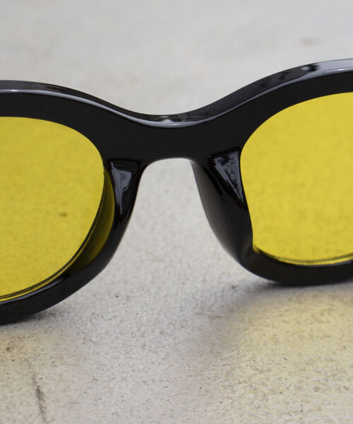 GLOSTER（グロスター）の「【GLOSTER/グロスター】ワイドフレーム ウェリントン カラーレンズ サングラス（サングラス・メンズ・イエロー/チャコールグレー/ブラック・FREE）」の4枚目の写真