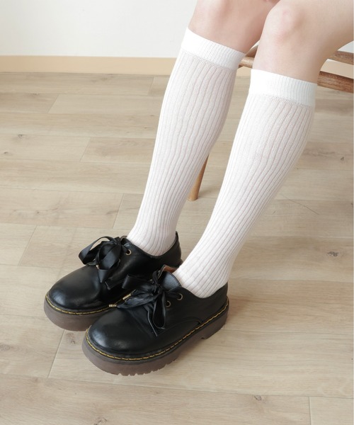 emesuelee（エメスーリー）の「シアーハイソックス（ソックス/靴下・レディース・ブラック/グレー/グリーン/ホワイト・フリー）」の2枚目の写真
