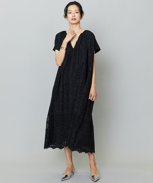 新品 1er Arrondissement　エンブロイダリーパネルワンピース 1er Arrondissement（プルミエアロンディスモン）の「エンブロイ