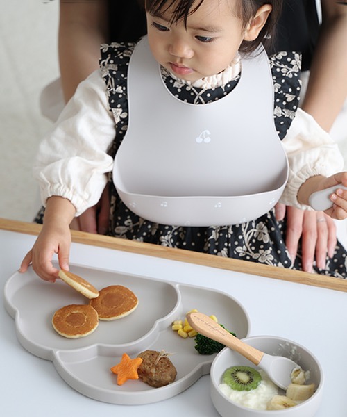 PUPPAPUPO（プッパプーポ）の「ベビー食器 5点セット（マグ/哺乳瓶/お食事グッズ・キッズ・グレイッシュベージュ/ピンク/ブルー/グレー・FREE）」の8枚目の写真