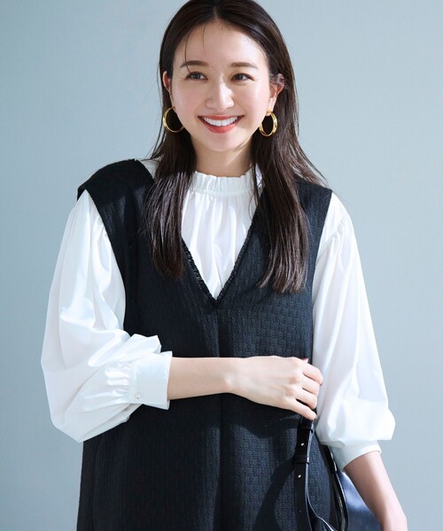 ANY（エニィ）の「【UVカット/抗菌防臭/速乾】エニィファンクション　フリルモックブラウス（シャツ/ブラウス・レディース・アイボリー系/ブラック系5/黄土色系5/ブルー系1・F）」の3枚目の写真