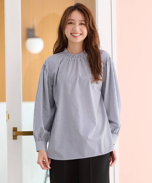 ANY（エニィ）の「【UVカット/抗菌防臭/速乾】エニィファンクション　フリルモックブラウス（シャツ/ブラウス・レディース・アイボリー系/ブラック系5/黄土色系5/ブルー系1・F）」の4枚目の写真