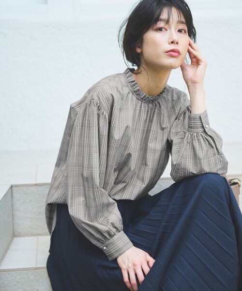 ANY（エニィ）の「【UVカット/抗菌防臭/速乾】エニィファンクション　フリルモックブラウス（シャツ/ブラウス・レディース・アイボリー系/ブラック系5/黄土色系5/ブルー系1・F）」の6枚目の写真