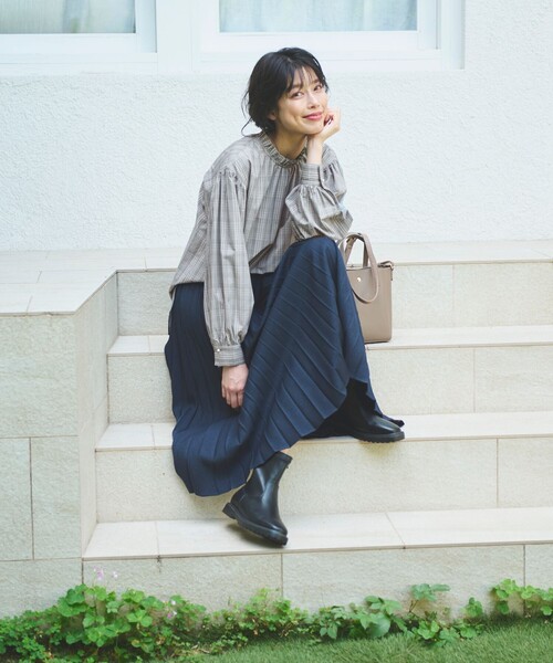 ANY（エニィ）の「【UVカット/抗菌防臭/速乾】エニィファンクション　フリルモックブラウス（シャツ/ブラウス・レディース・アイボリー系/ブラック系5/黄土色系5/ブルー系1・F）」の8枚目の写真