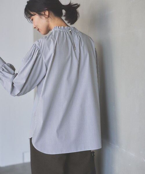 ANY（エニィ）の「【UVカット/抗菌防臭/速乾】エニィファンクション　フリルモックブラウス（シャツ/ブラウス・レディース・アイボリー系/ブラック系5/黄土色系5/ブルー系1・F）」の13枚目の写真