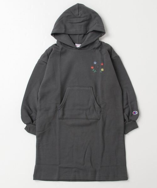 Champion(チャンピオン)の「【Champion/チャンピオン】キッズ フーデッドスウェットワンピース(ワンピース・キッズ・キャメル/オートミール/チャコール・140/110/120/130/100)」の2枚目の写真