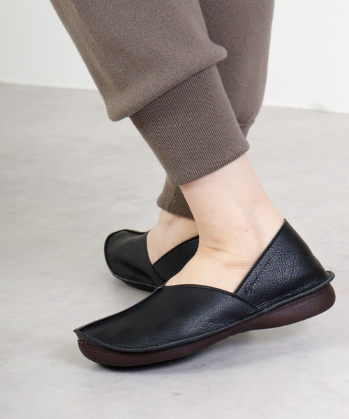 Re:getA(リゲッタ)の「Vカットデザインバブーシュ(バレエシューズ・レディース・ブラック/アイボリー/ダークブラウン・M/S)」の13枚目の写真