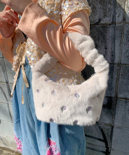 Casselini（キャセリーニ）の「Casselini(キャセリーニ)フラワー刺繍バッグ（ハンドバッグ・レディース・オレンジ/オフホワイト/ブルー・FREE）」の2枚目の写真