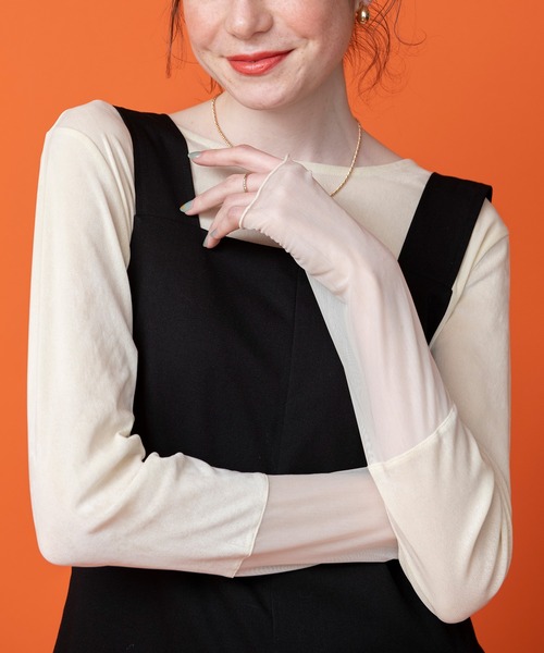 COMMRE（コムル）の「袖チュール切り替えシアーベロアトップス（Tシャツ/カットソー・レディース・アイボリー/ブラック/ブラウン・FREE）」の4枚目の写真