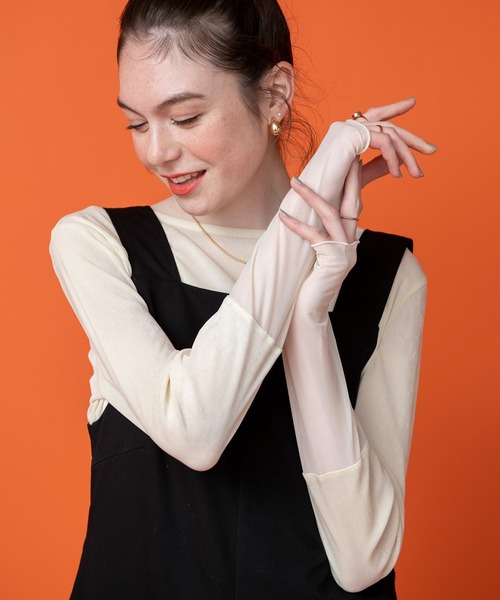 COMMRE（コムル）の「袖チュール切り替えシアーベロアトップス（Tシャツ/カットソー・レディース・アイボリー/ブラック/ブラウン・FREE）」の7枚目の写真