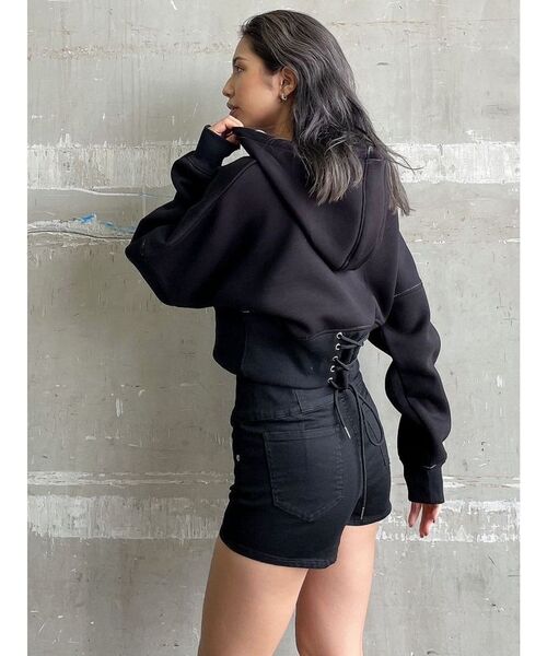 GYDA(ジェイダ)の「バックレースアップショートパーカー(パーカー・レディース・オフホワイト/ベージュ/ブラック・FREE)」の18枚目の写真