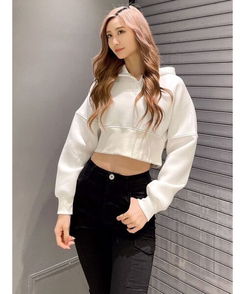 GYDA(ジェイダ)の「バックレースアップショートパーカー(パーカー・レディース・オフホワイト/ベージュ/ブラック・FREE)」の21枚目の写真